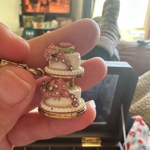 Juicy couture tiered cake charm